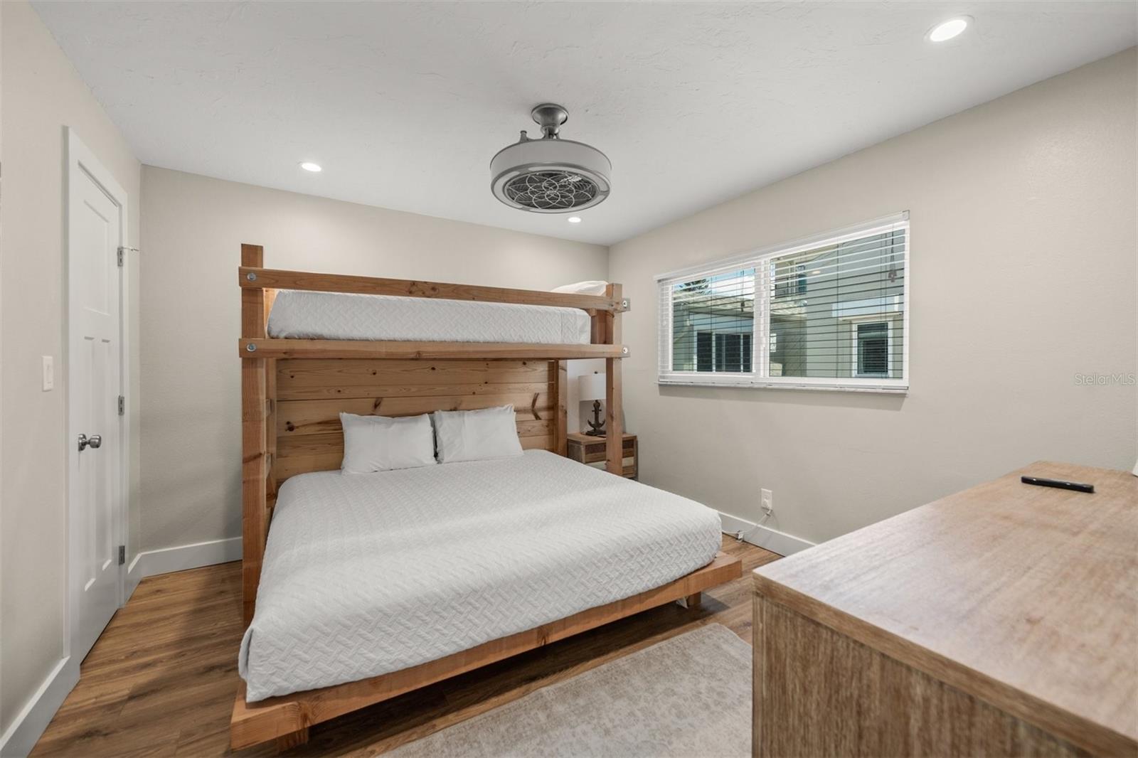 600/602 BEACH RD #1 & 2, SARASOTA, FL, 34242