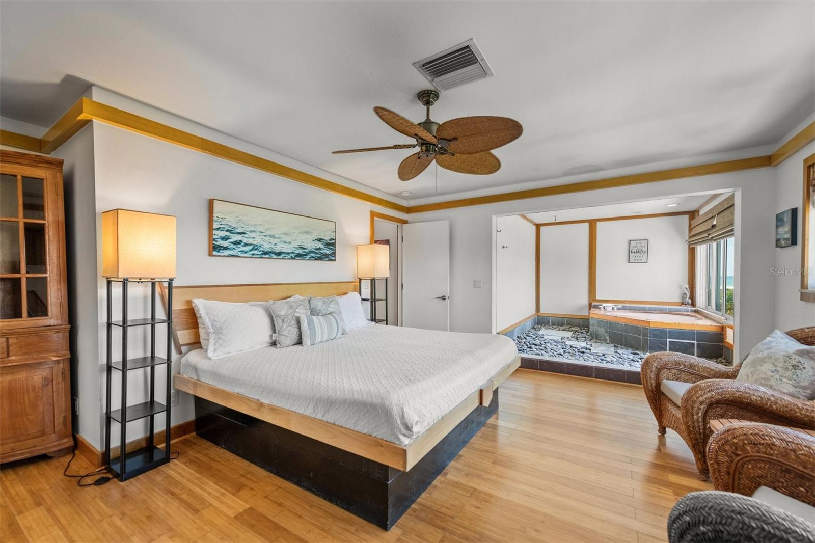 600/602 BEACH RD #1 & 2, SARASOTA, FL, 34242