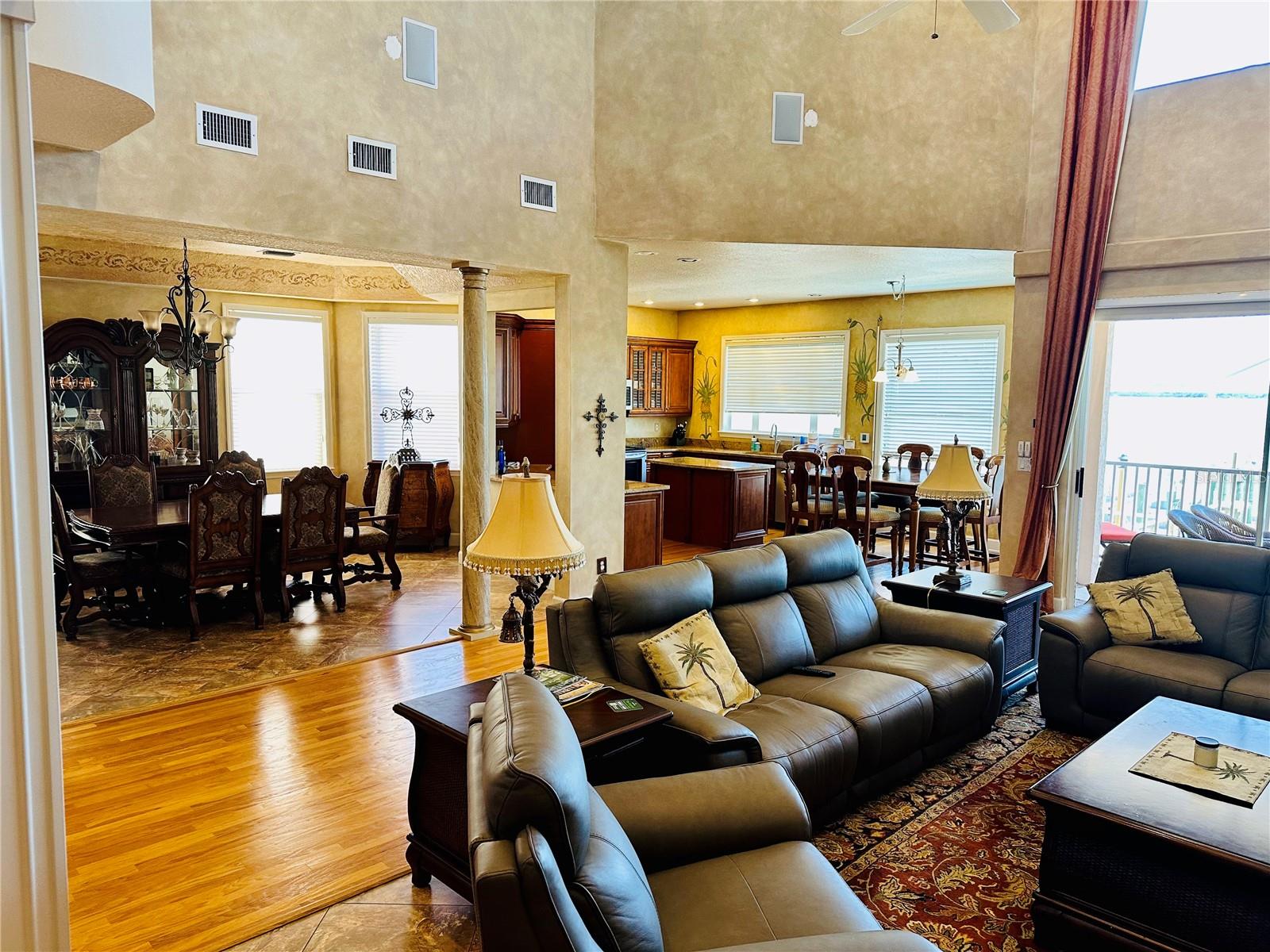 202 SAND KEY ESTATES DR, CLEARWATER BEACH, FL, 33767