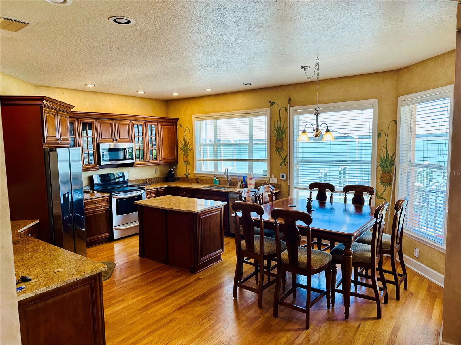 202 SAND KEY ESTATES DR, CLEARWATER BEACH, FL, 33767