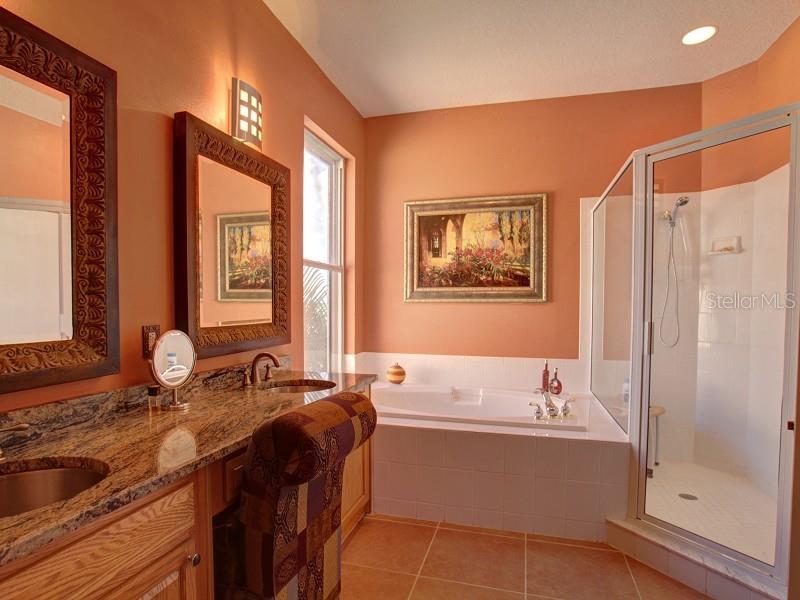202 SAND KEY ESTATES DR, CLEARWATER BEACH, FL, 33767