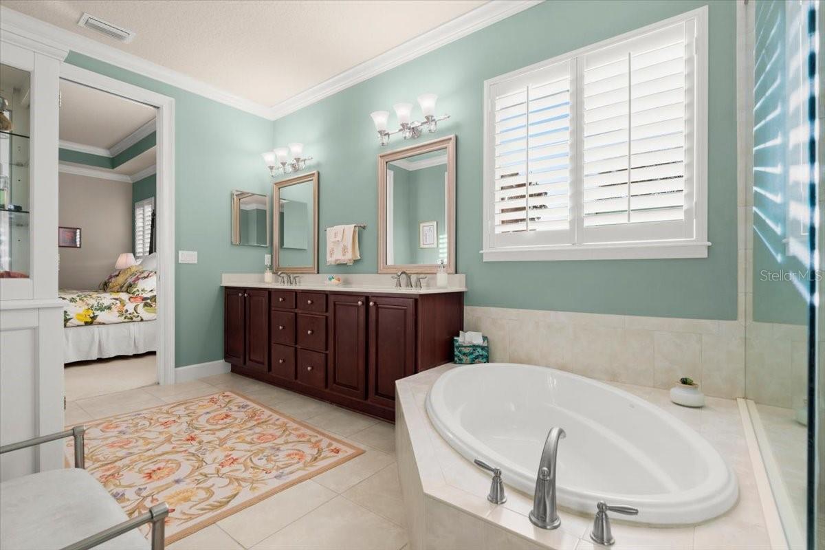 702 WOODBRIDGE CT, ORMOND BEACH, FL, 32174