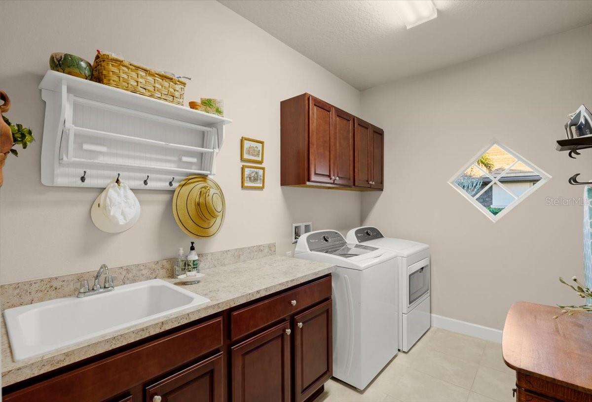 702 WOODBRIDGE CT, ORMOND BEACH, FL, 32174