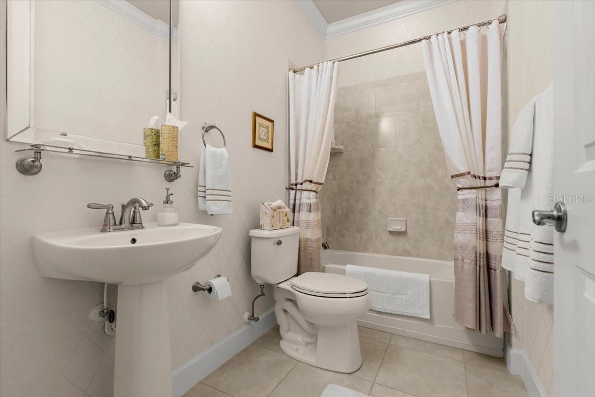 702 WOODBRIDGE CT, ORMOND BEACH, FL, 32174