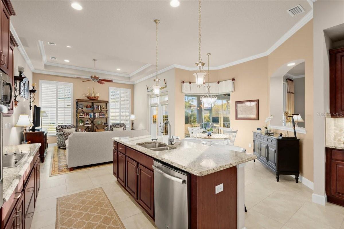702 WOODBRIDGE CT, ORMOND BEACH, FL, 32174