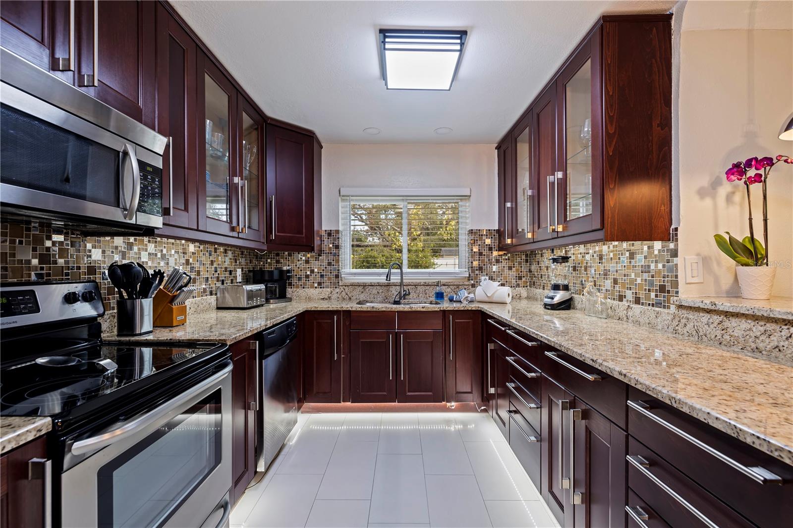 3282 HONEYSUCKLE RD, LARGO, FL, 33770