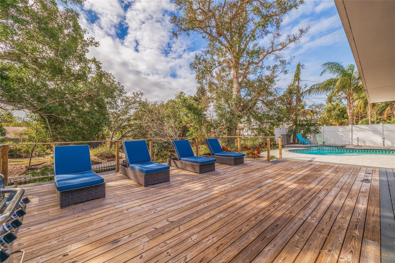3282 HONEYSUCKLE RD, LARGO, FL, 33770