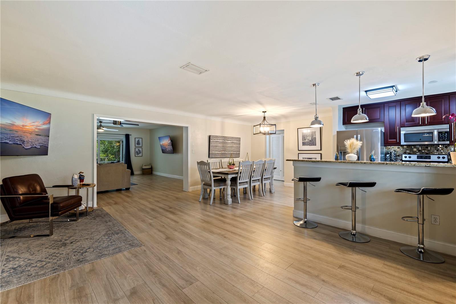3282 HONEYSUCKLE RD, LARGO, FL, 33770