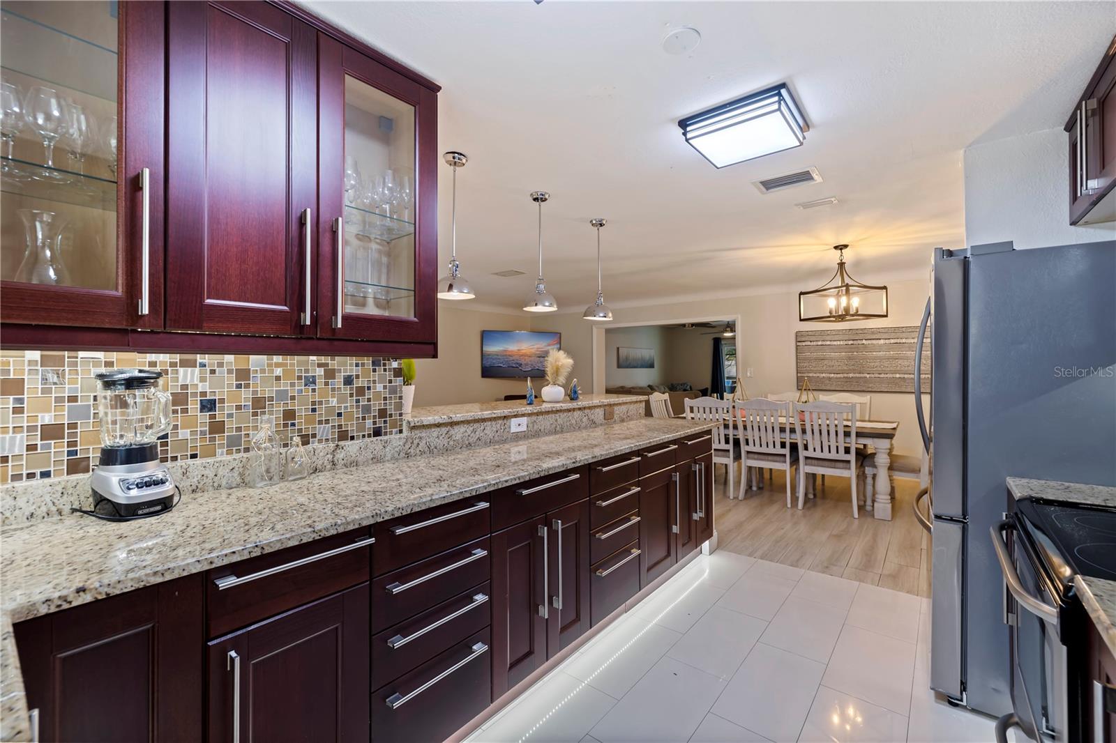 3282 HONEYSUCKLE RD, LARGO, FL, 33770