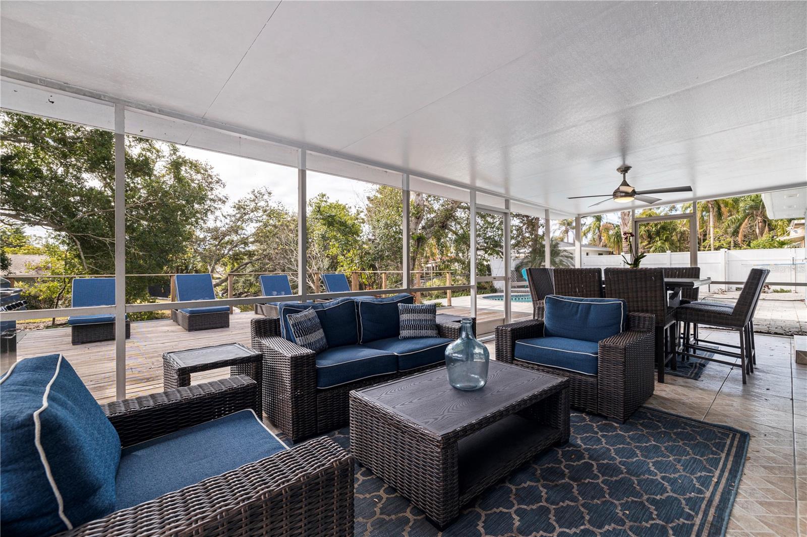 3282 HONEYSUCKLE RD, LARGO, FL, 33770