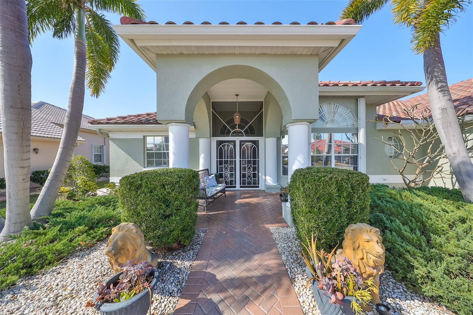 1120 SIGNATURE DR, SUN CITY CENTER, FL, 33573