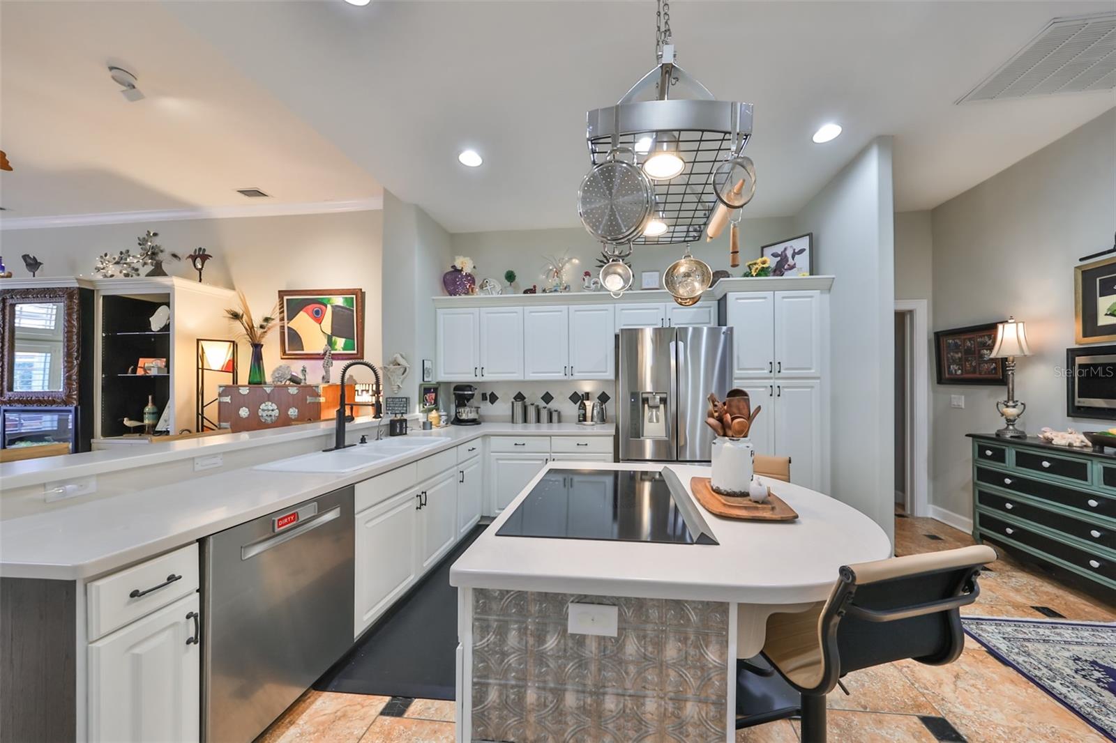 1120 SIGNATURE DR, SUN CITY CENTER, FL, 33573