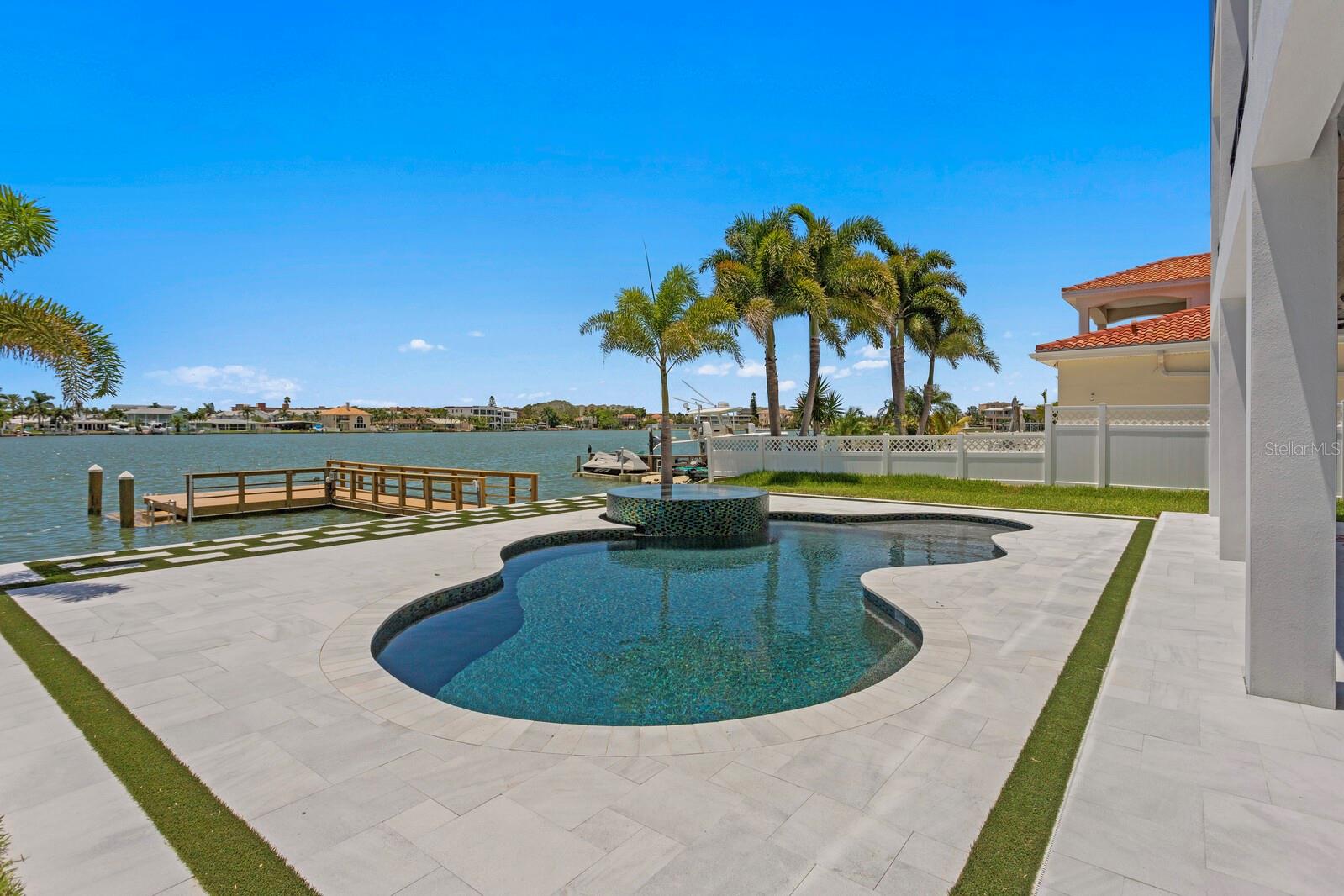 17059 DOLPHIN DR, NORTH REDINGTON BEACH, FL, 33708