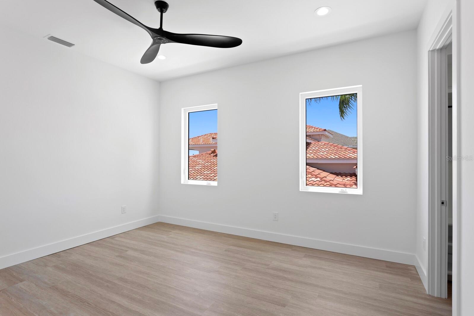 17059 DOLPHIN DR, NORTH REDINGTON BEACH, FL, 33708
