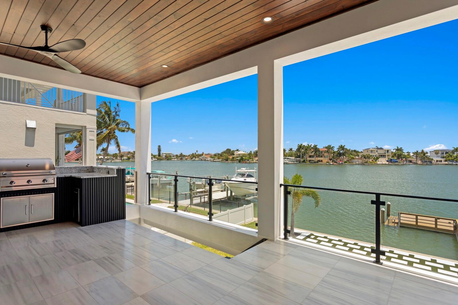 17059 DOLPHIN DR, NORTH REDINGTON BEACH, FL, 33708