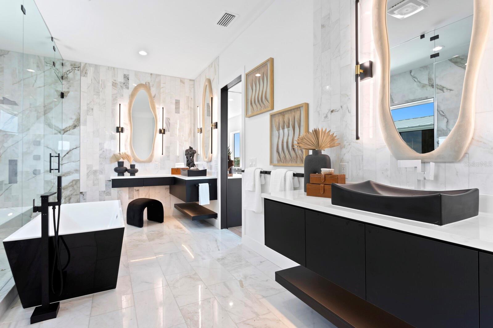 17059 DOLPHIN DR, NORTH REDINGTON BEACH, FL, 33708
