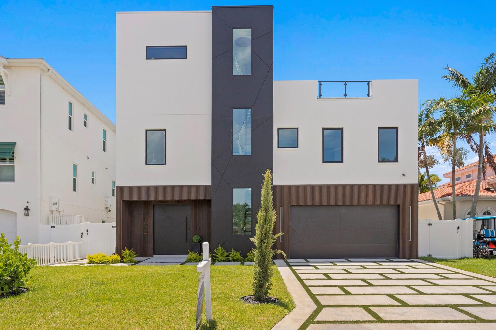 17059 DOLPHIN DR, NORTH REDINGTON BEACH, FL, 33708