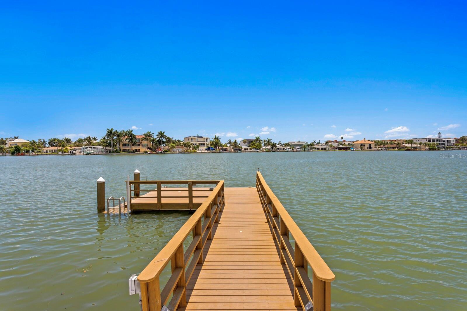 17059 DOLPHIN DR, NORTH REDINGTON BEACH, FL, 33708