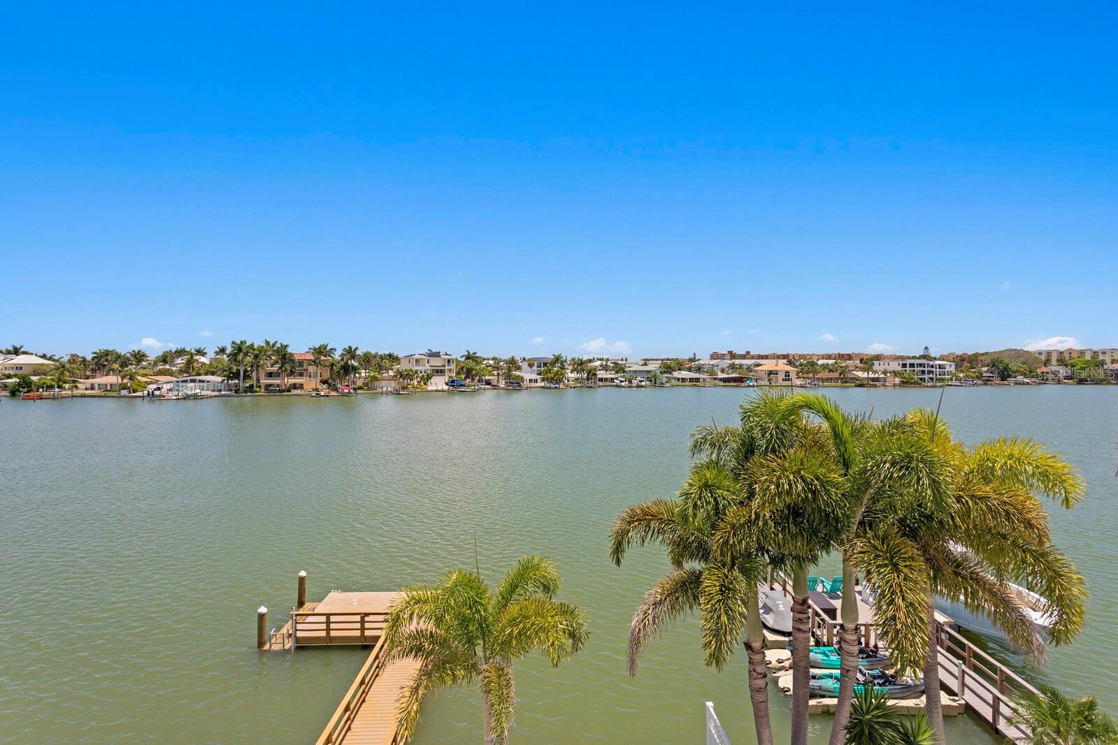 17059 DOLPHIN DR, NORTH REDINGTON BEACH, FL, 33708