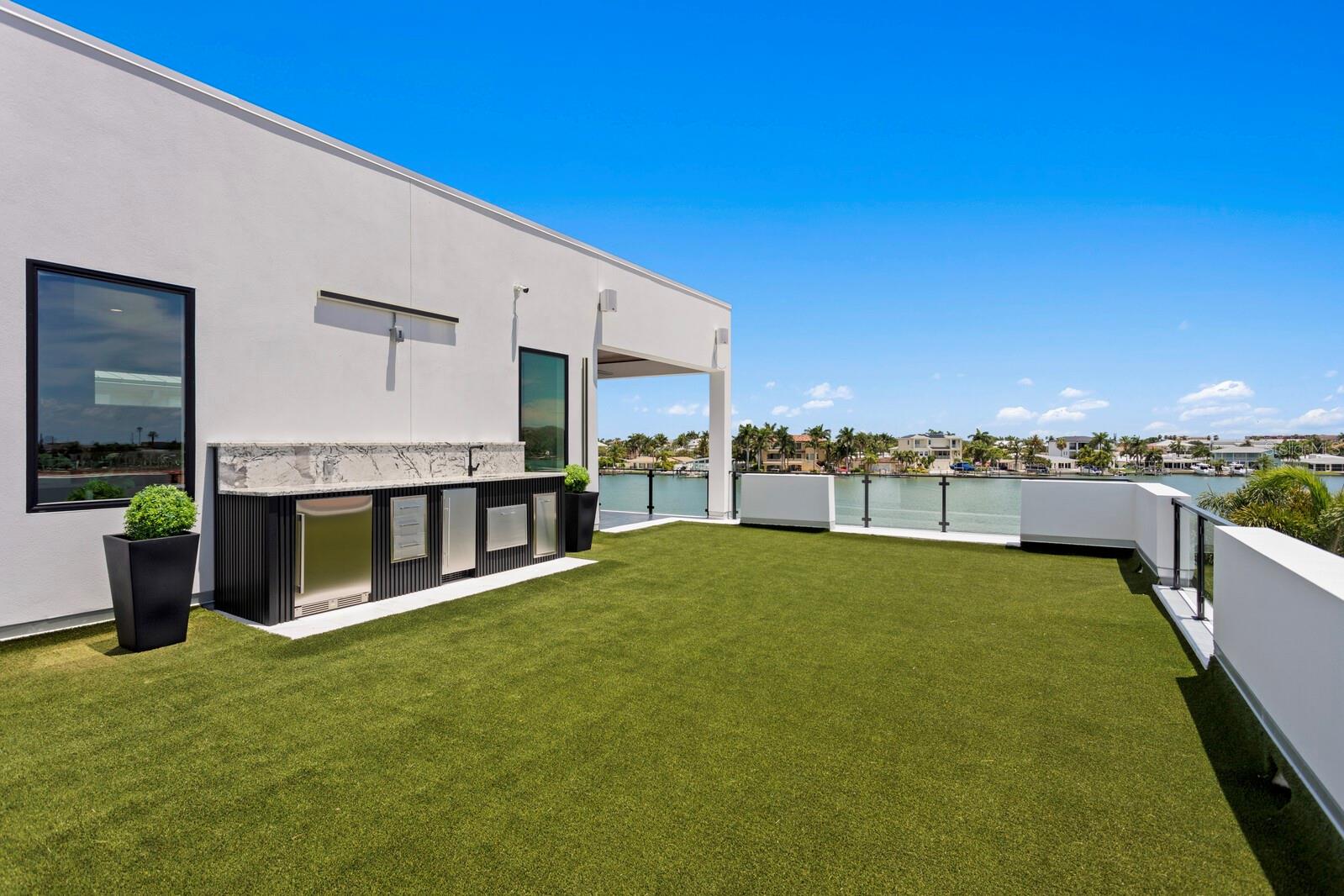 17059 DOLPHIN DR, NORTH REDINGTON BEACH, FL, 33708