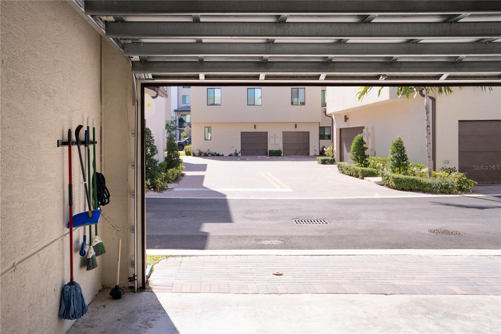 4552 NW 83RD PATH, DORAL, FL, 33166