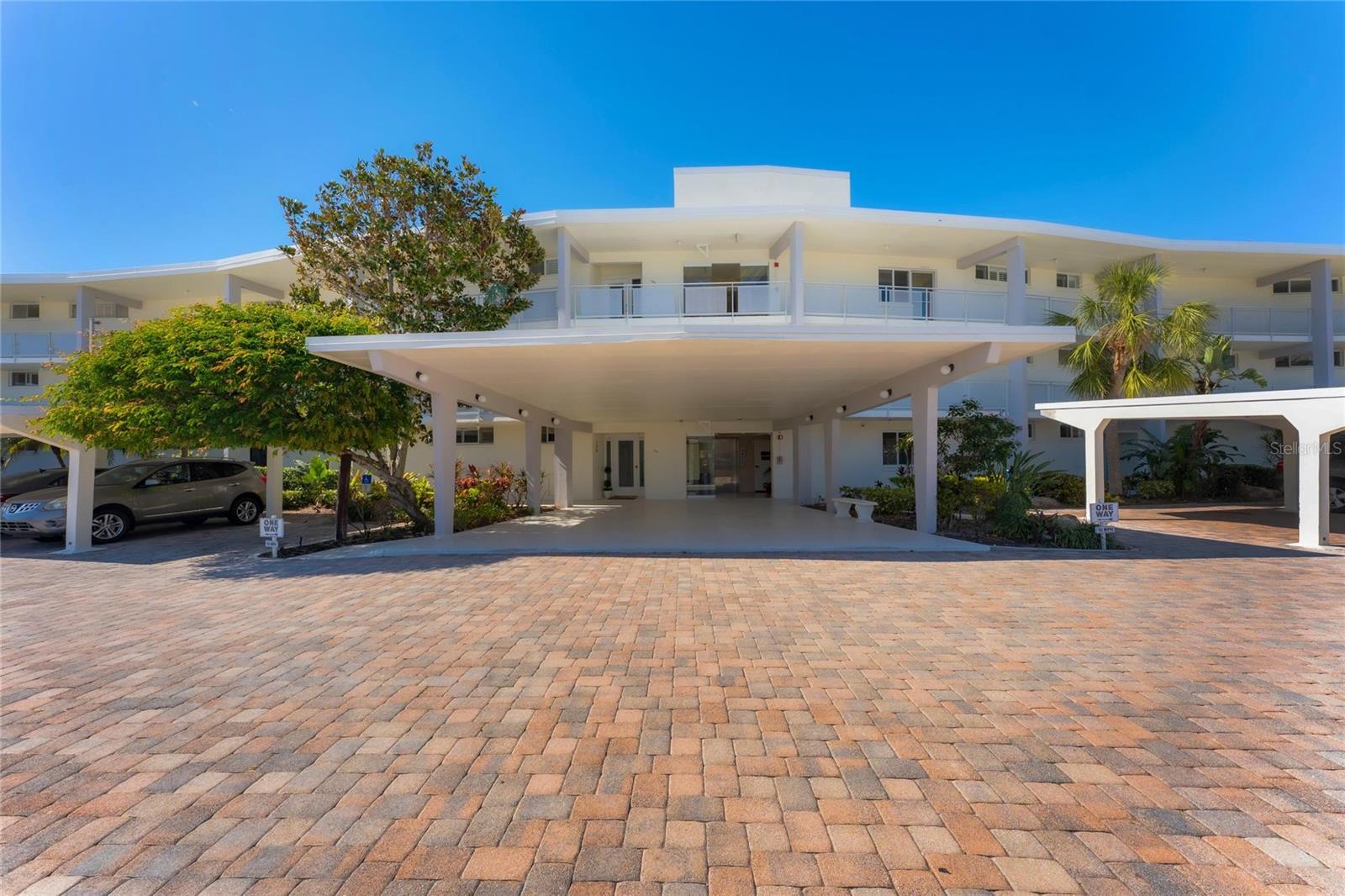 100 SANDS POINT RD #323, LONGBOAT KEY, FL, 34228