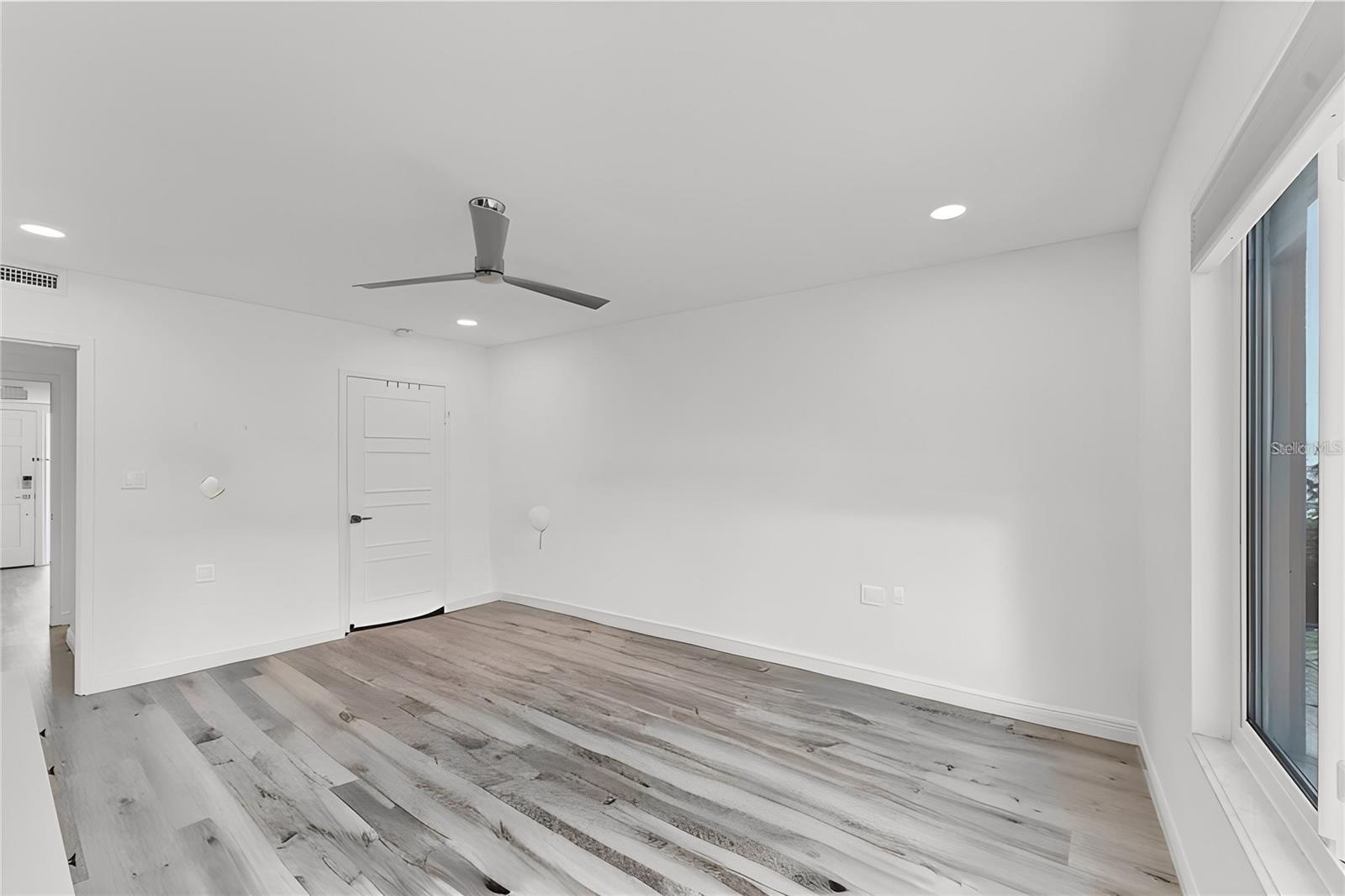 100 SANDS POINT RD #323, LONGBOAT KEY, FL, 34228