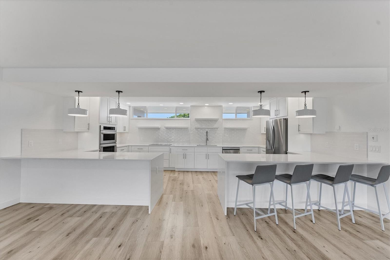 100 SANDS POINT RD #323, LONGBOAT KEY, FL, 34228