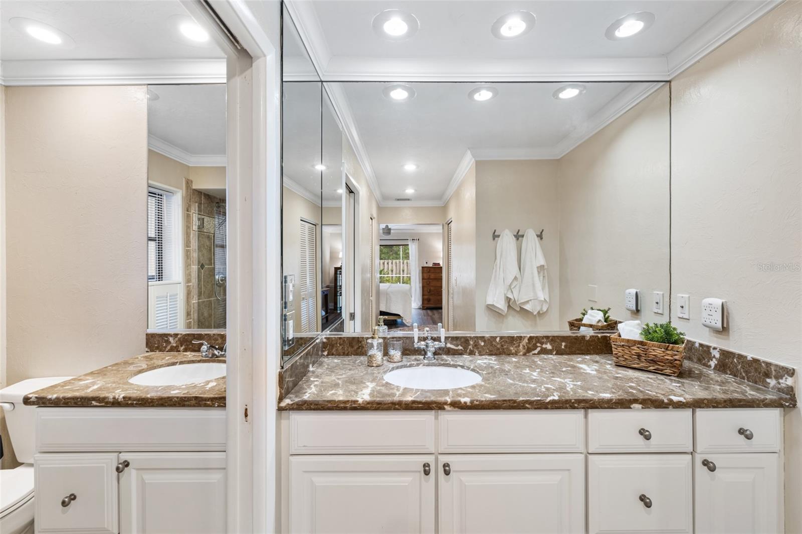 5575 BENEVA WOODS CIR, SARASOTA, FL, 34233