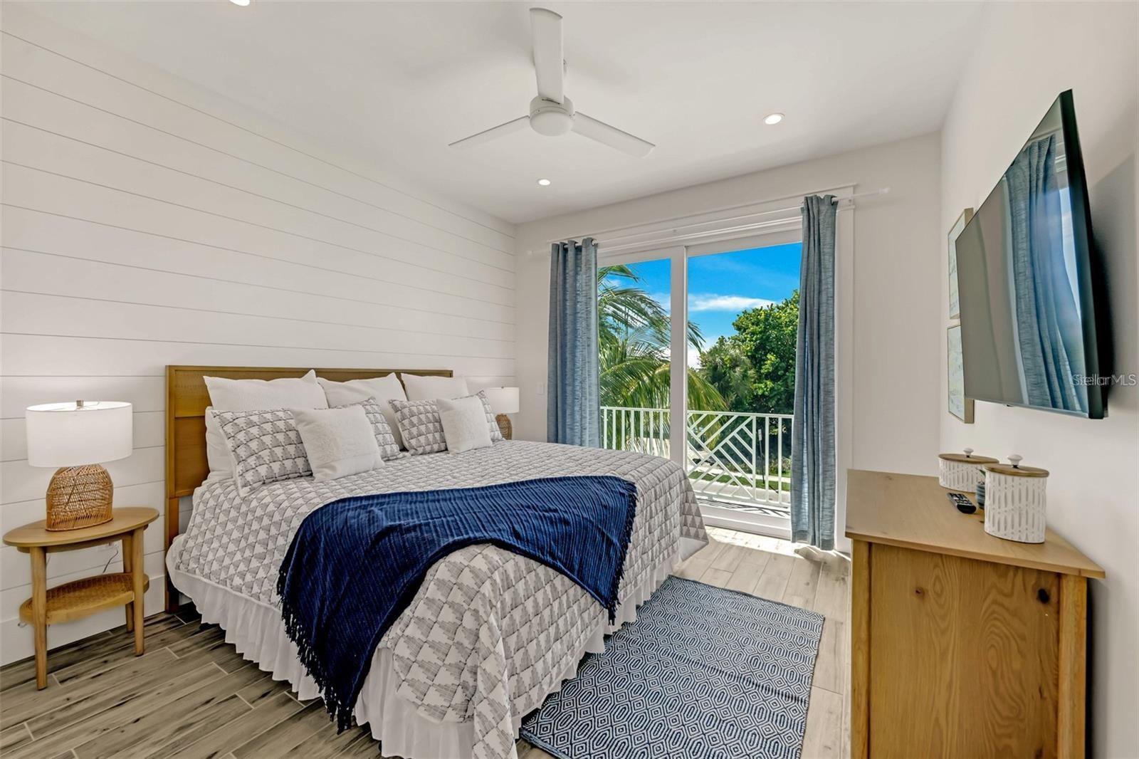 3017 AVENUE E, HOLMES BEACH, FL, 34217