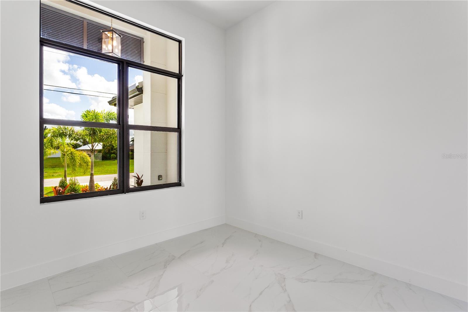 128 SW 35TH AVE, CAPE CORAL, FL, 33991