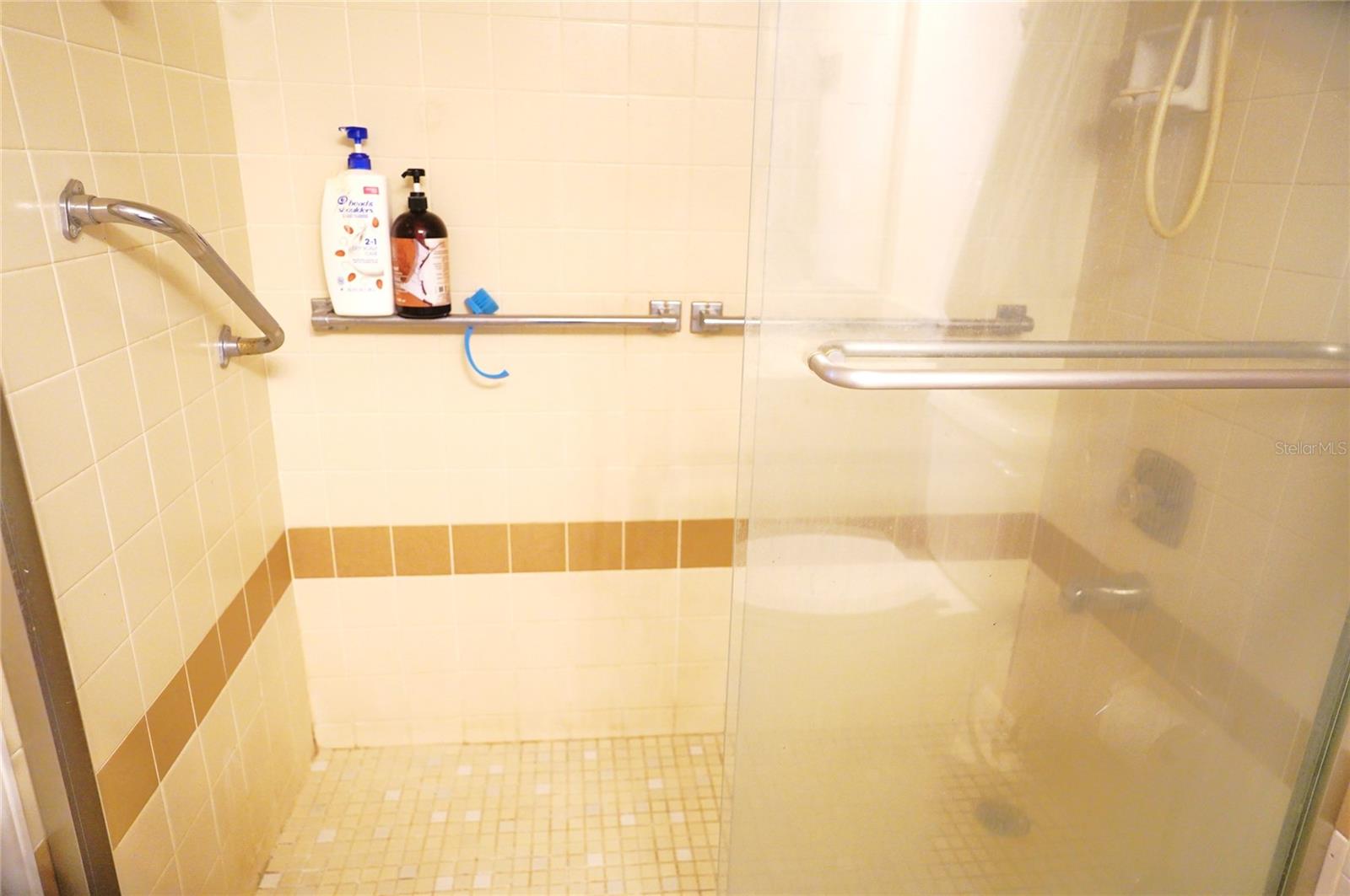 C7503200 Property Photo