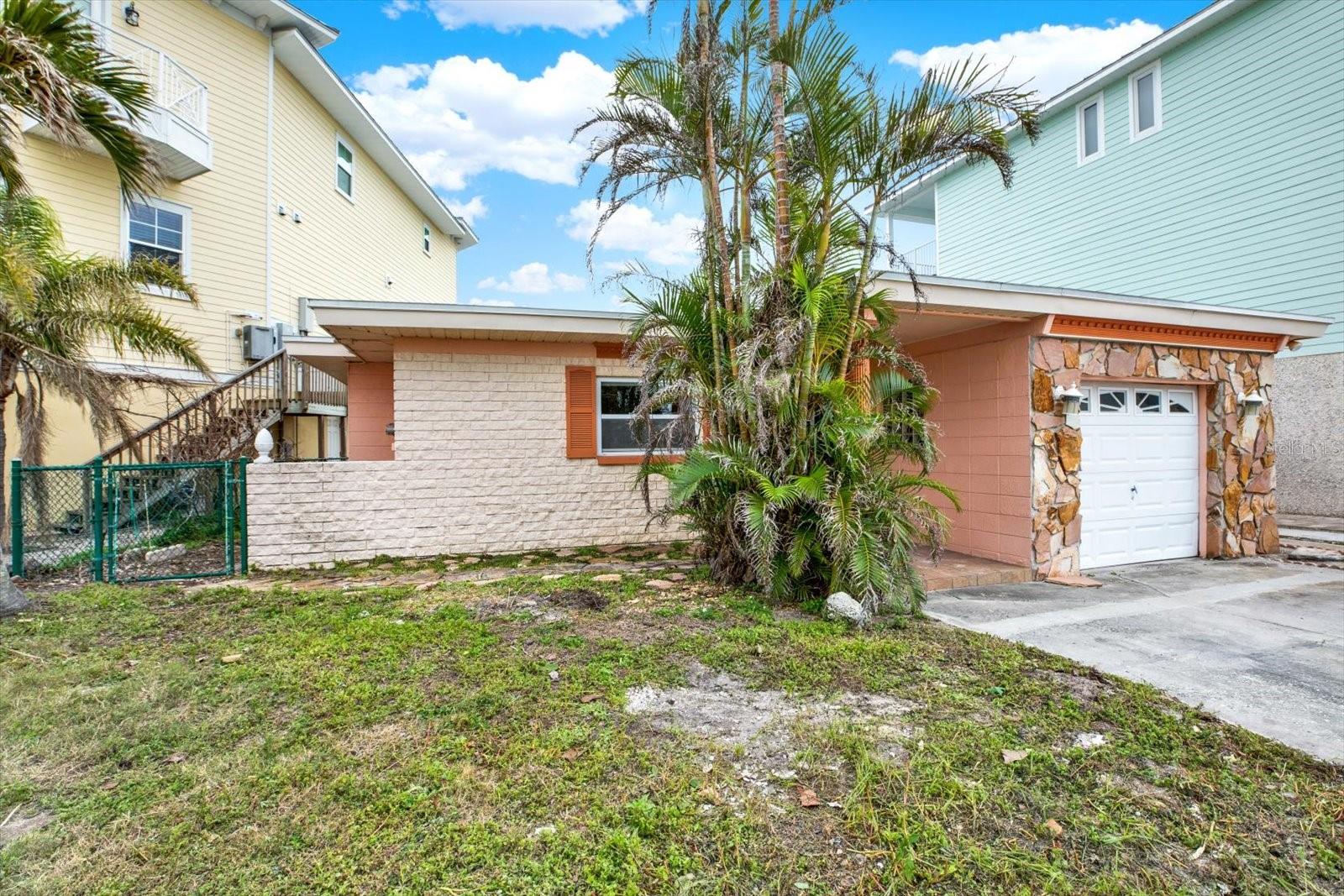 501 180TH AVE E, REDINGTON SHORES, FL, 33708