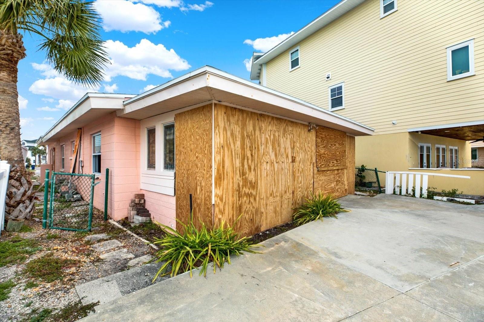 501 180TH AVE E, REDINGTON SHORES, FL, 33708