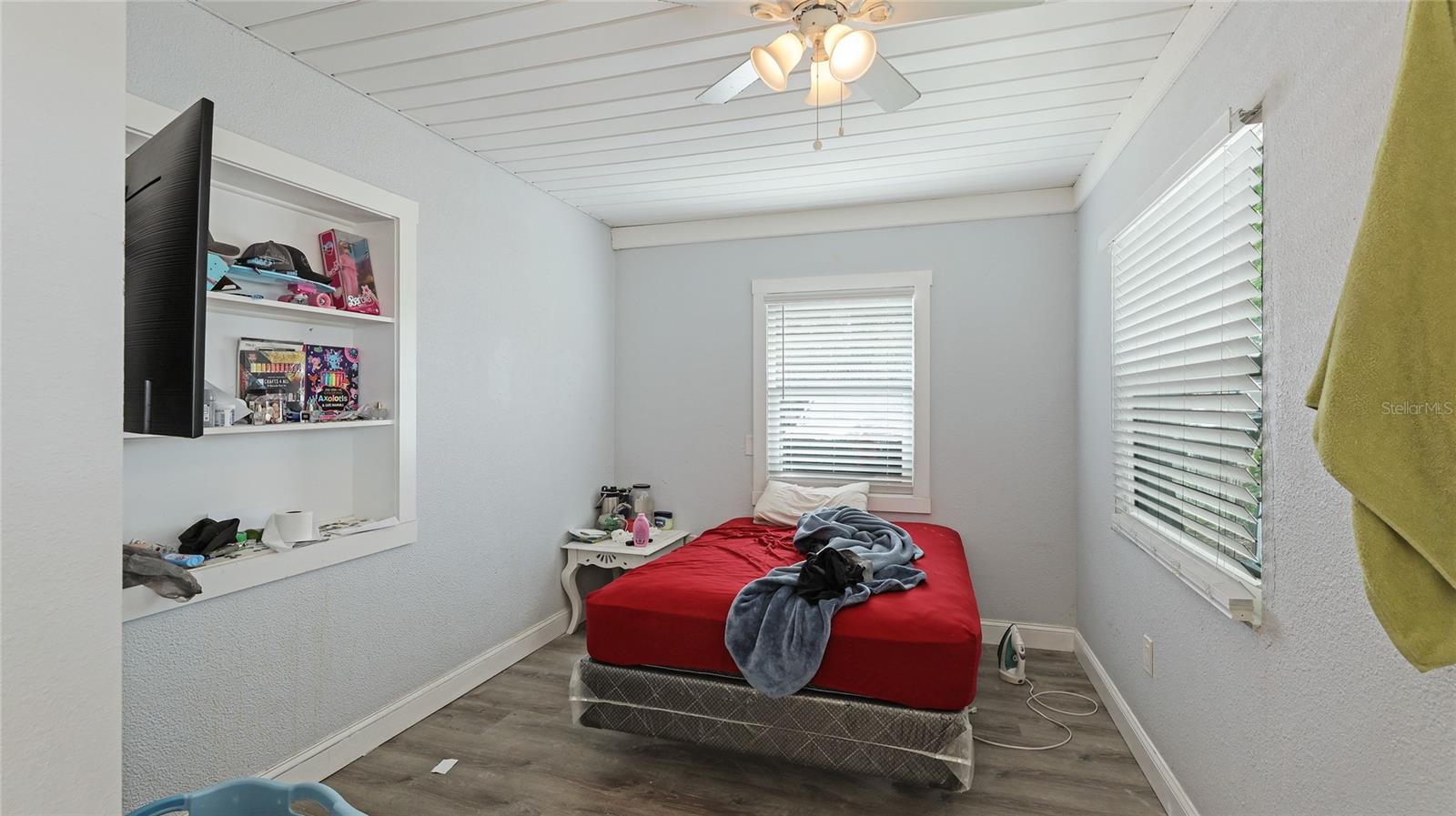 2825 FOREST LN, SARASOTA, FL, 34231