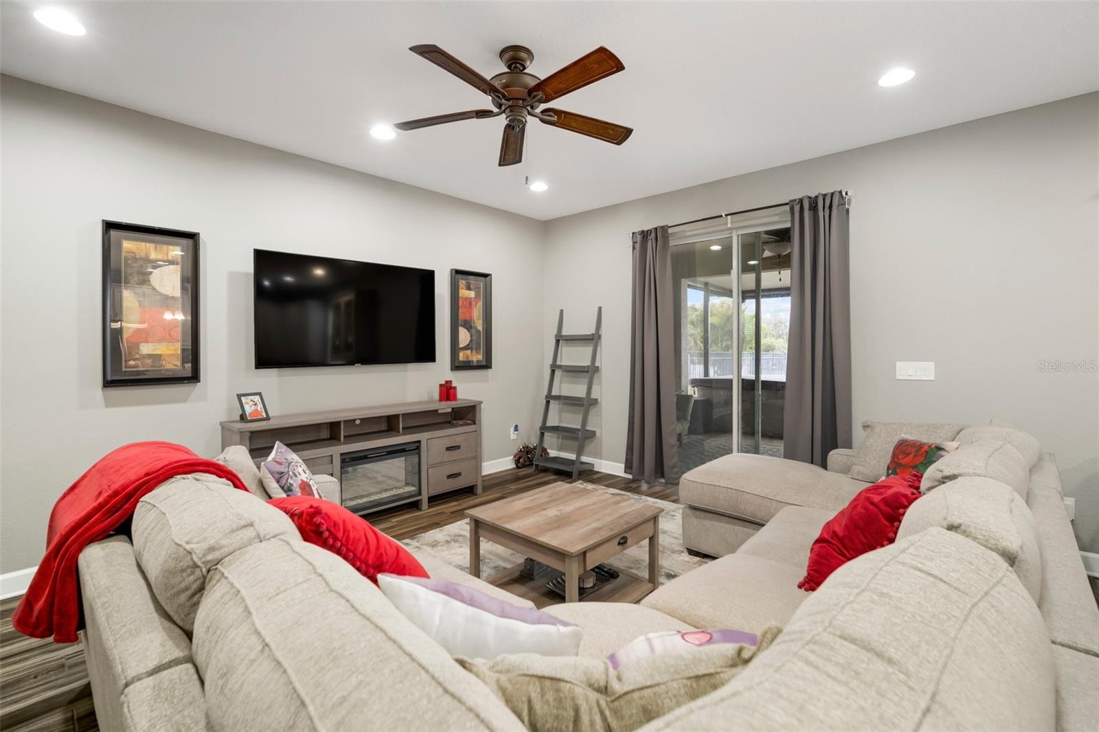 6928 OLD BENTON DR, APOLLO BEACH, FL, 33572