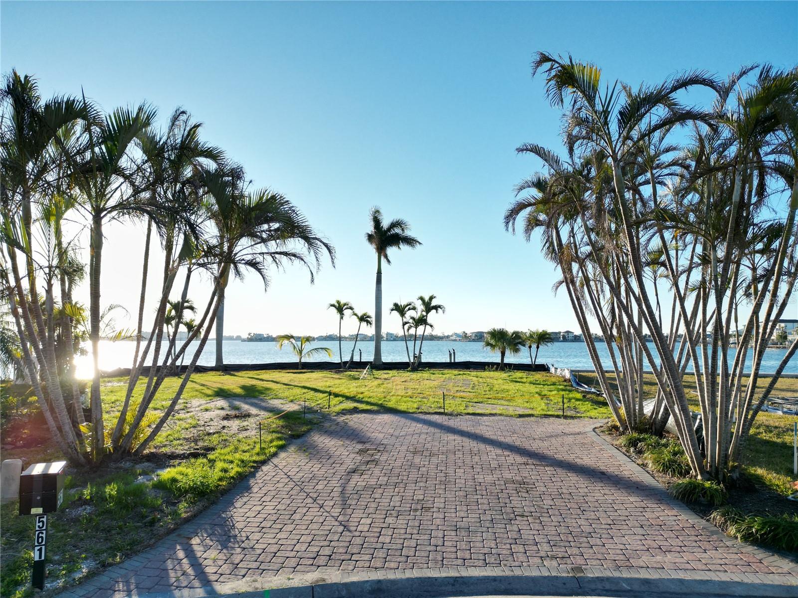 561 173RD AVE E, NORTH REDINGTON BEACH, FL, 33708