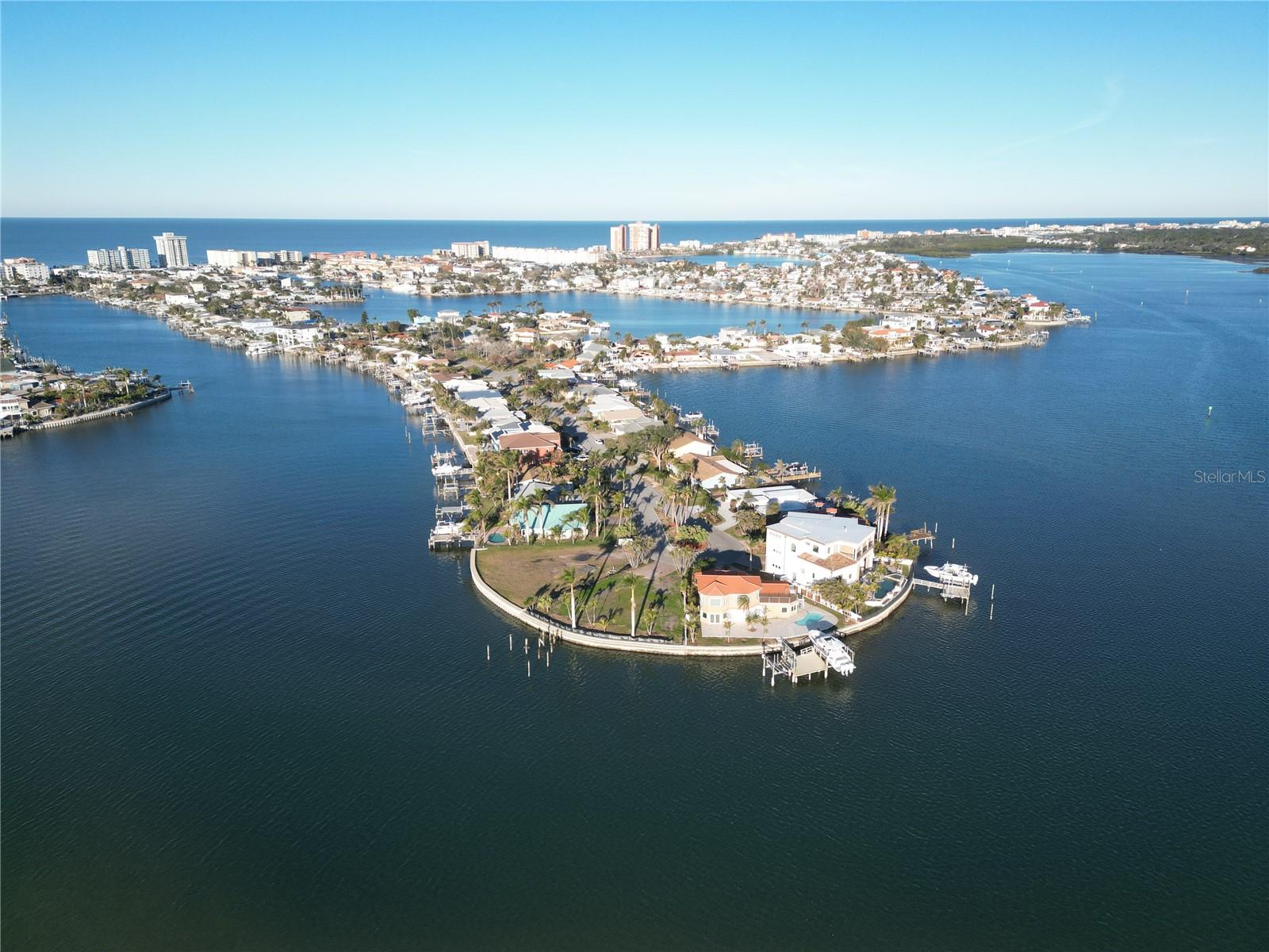 561 173RD AVE E, NORTH REDINGTON BEACH, FL, 33708