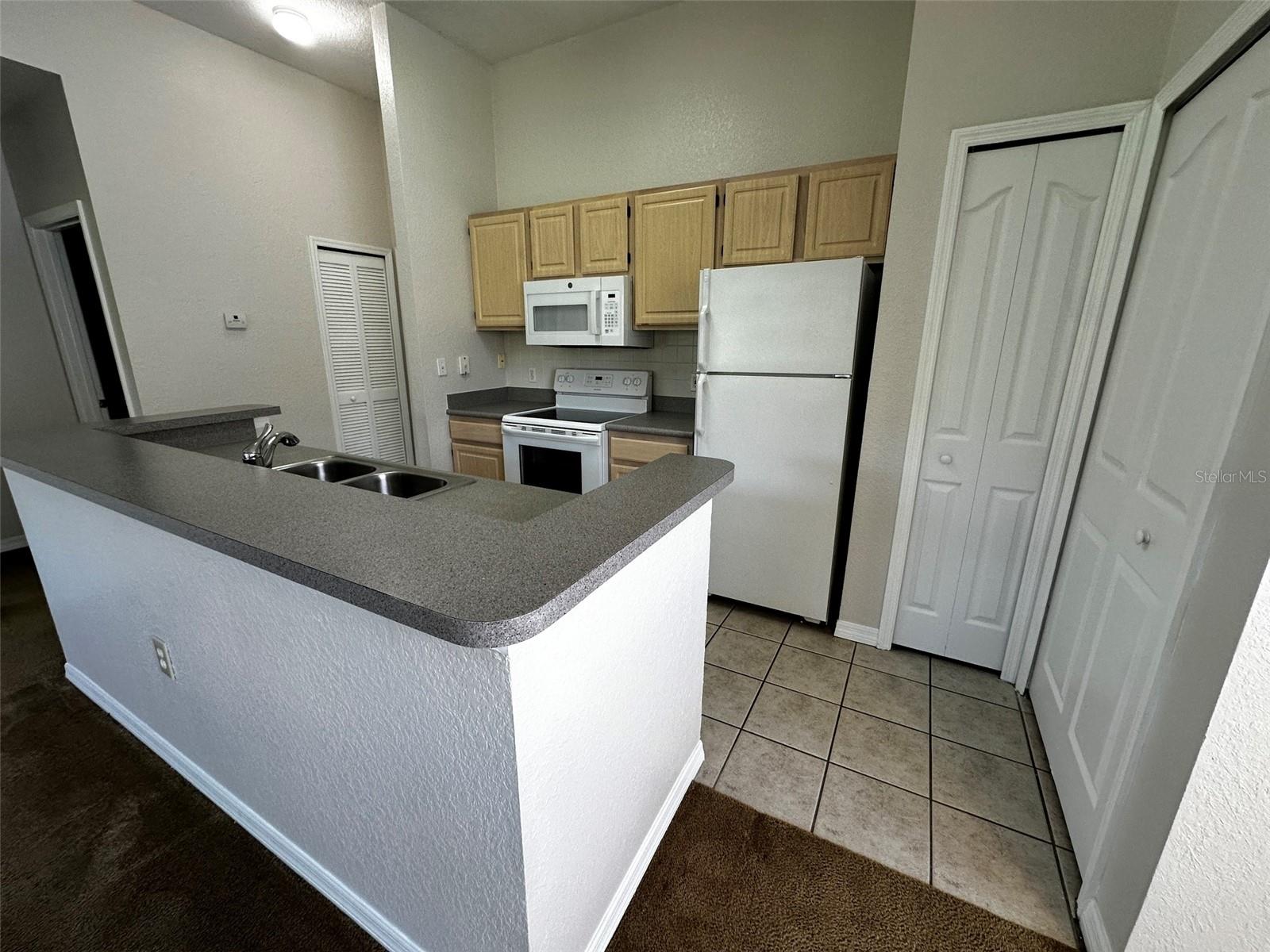 5707 LEGACY CRESCENT PL #303, RIVERVIEW, FL, 33578