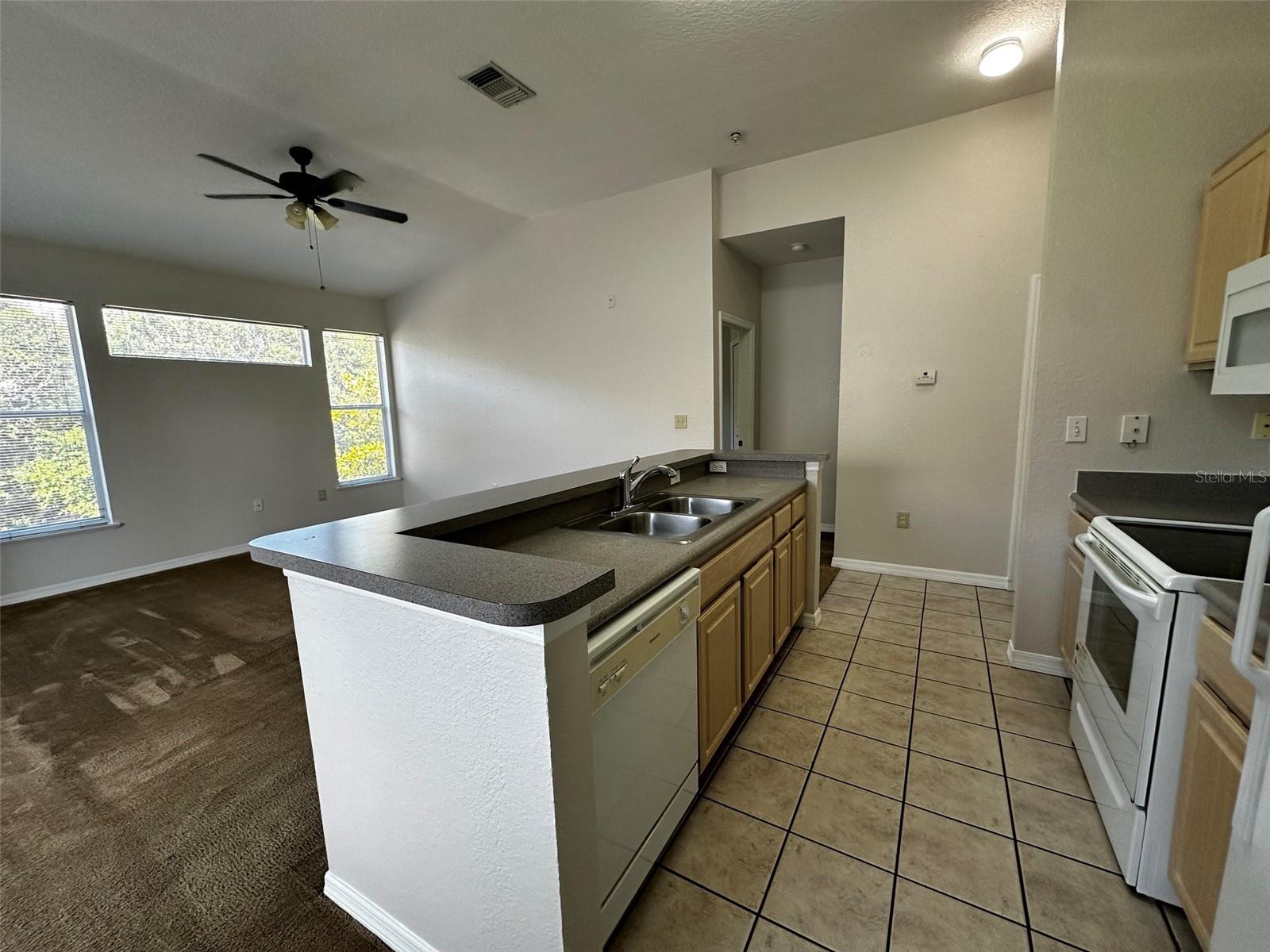 5707 LEGACY CRESCENT PL #303, RIVERVIEW, FL, 33578
