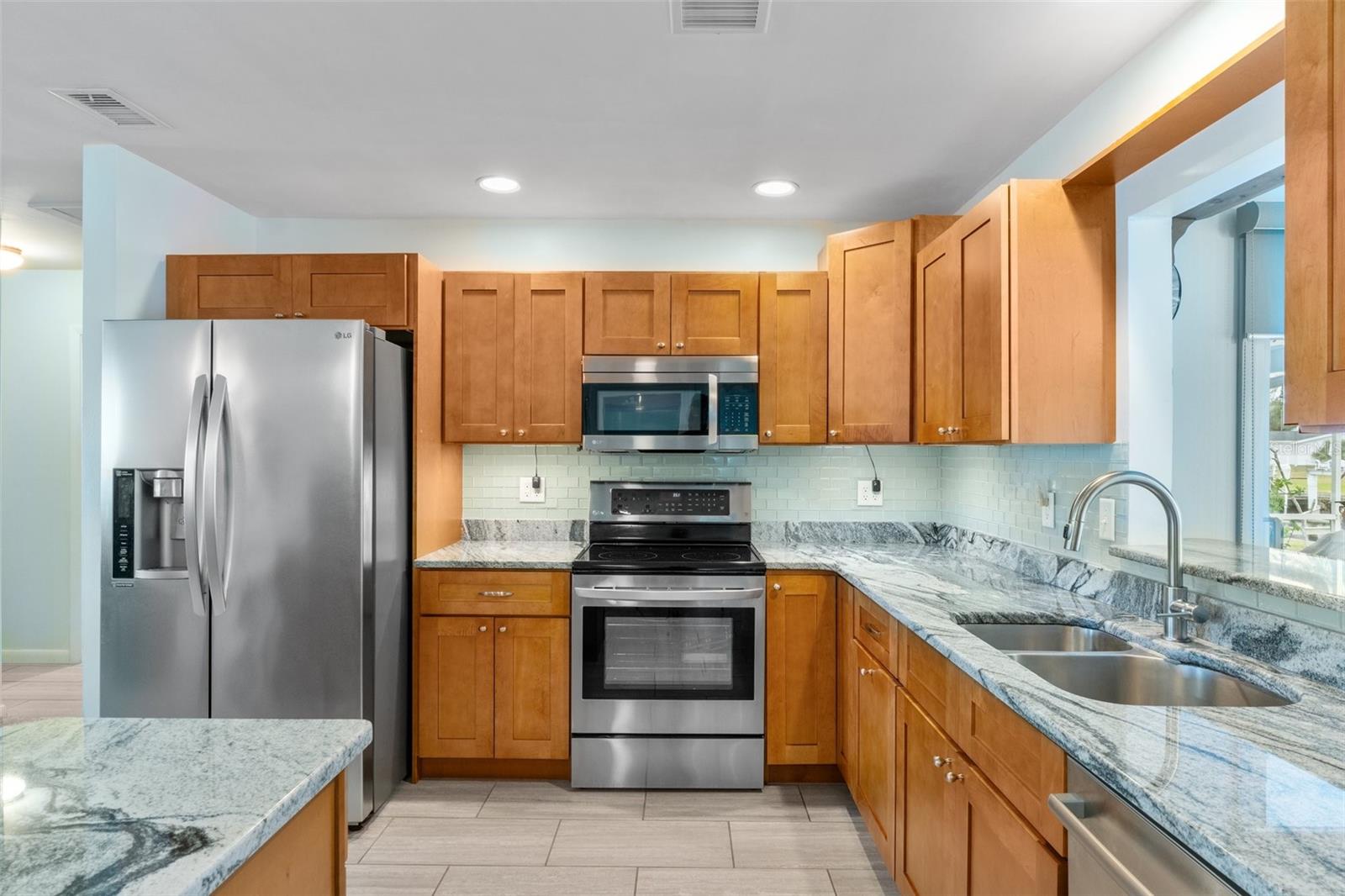 18170 AVONSDALE CIR, PORT CHARLOTTE, FL, 33948