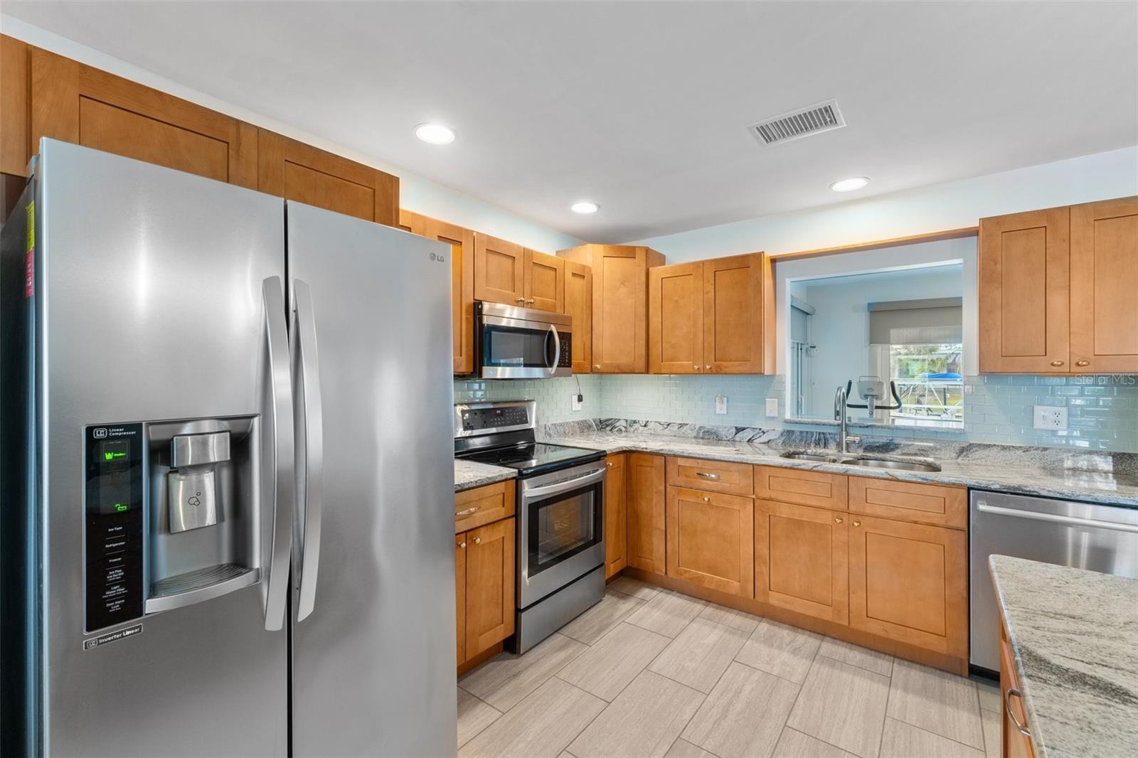 18170 AVONSDALE CIR, PORT CHARLOTTE, FL, 33948