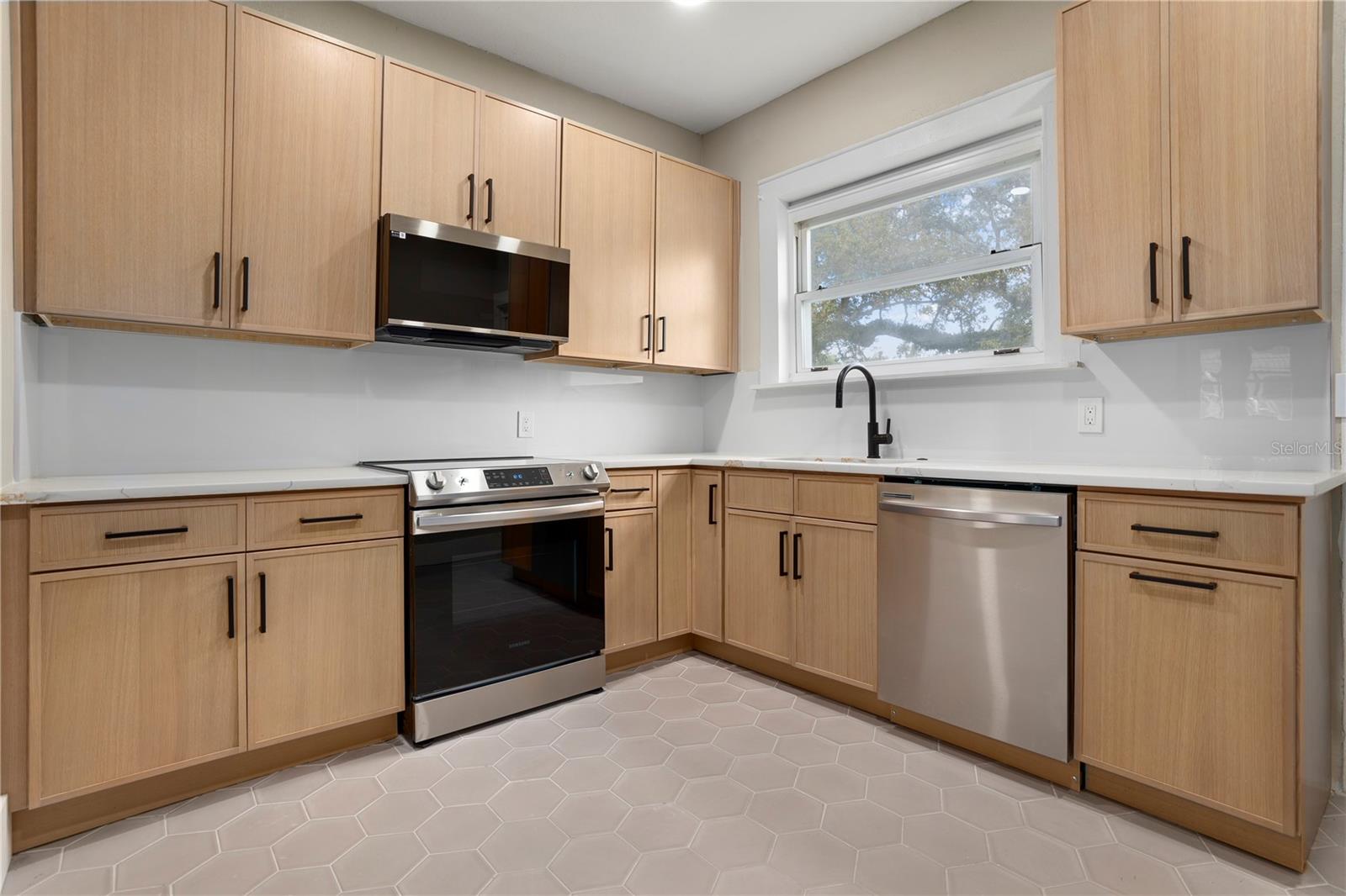 119 LEON AVE, DELAND, FL, 32720