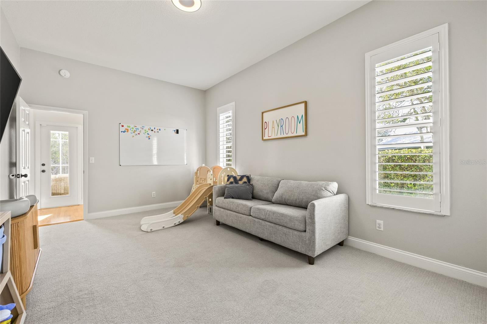 1237 DARLINGTON OAK CIR NE, ST PETERSBURG, FL, 33703