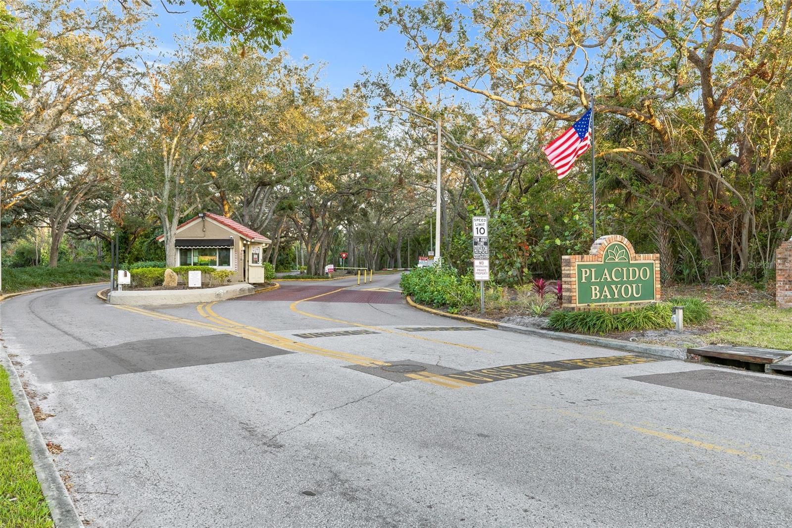 1237 DARLINGTON OAK CIR NE, ST PETERSBURG, FL, 33703