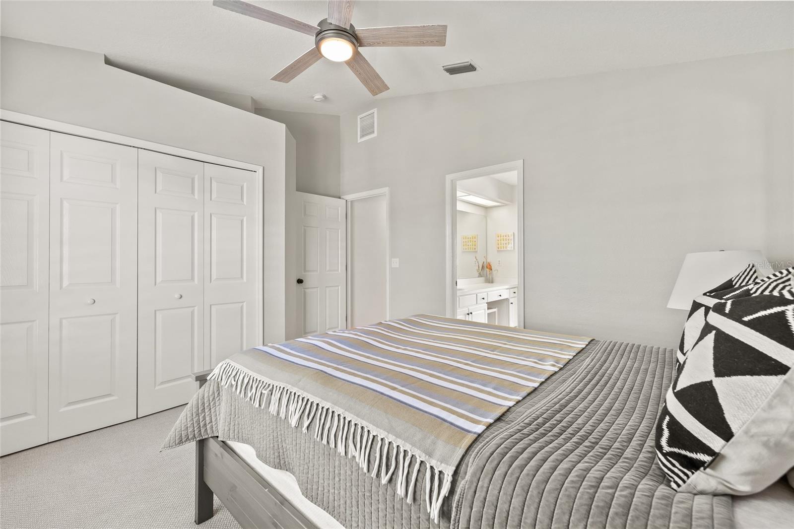 1237 DARLINGTON OAK CIR NE, ST PETERSBURG, FL, 33703