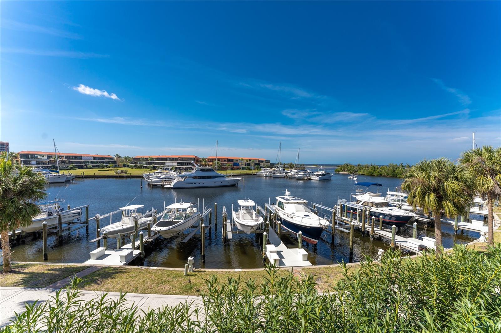 3313 SUNSET KEY CIR #102, PUNTA GORDA, FL, 33955