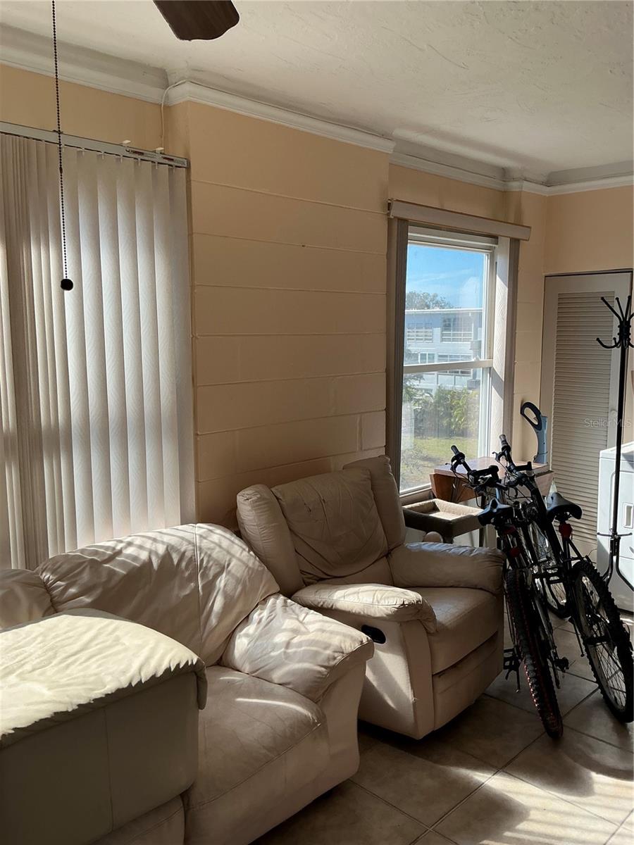 4300 58TH ST N #2000, KENNETH CITY, FL, 33709