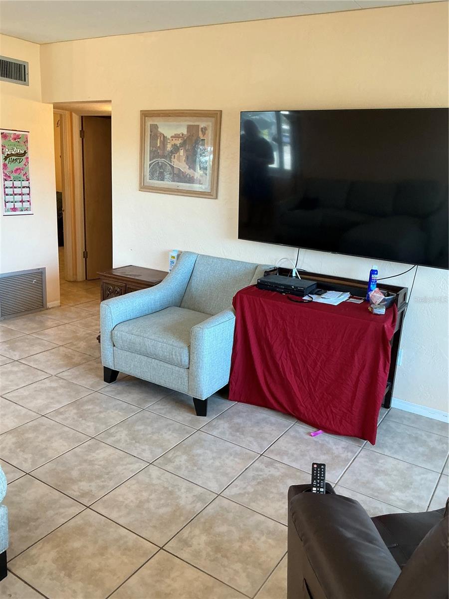 4300 58TH ST N #2000, KENNETH CITY, FL, 33709