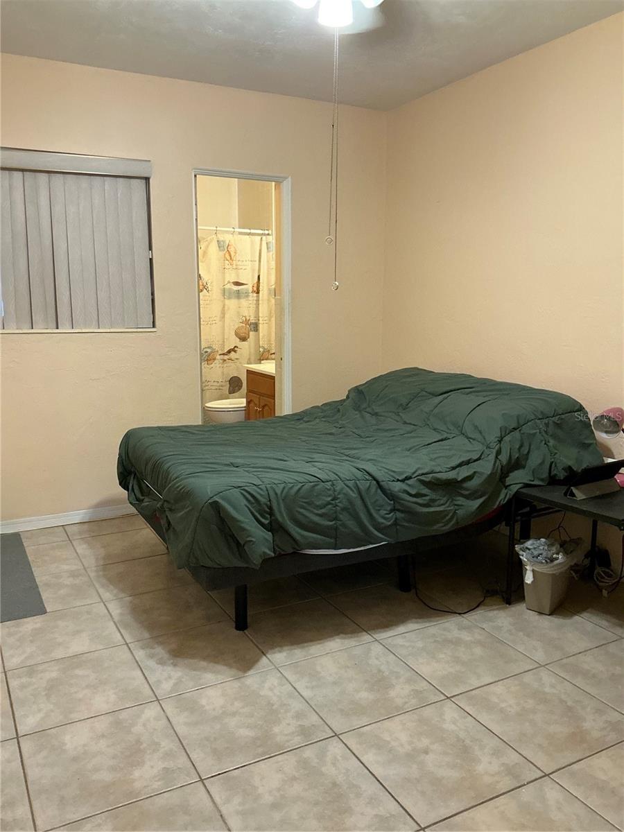 4300 58TH ST N #2000, KENNETH CITY, FL, 33709